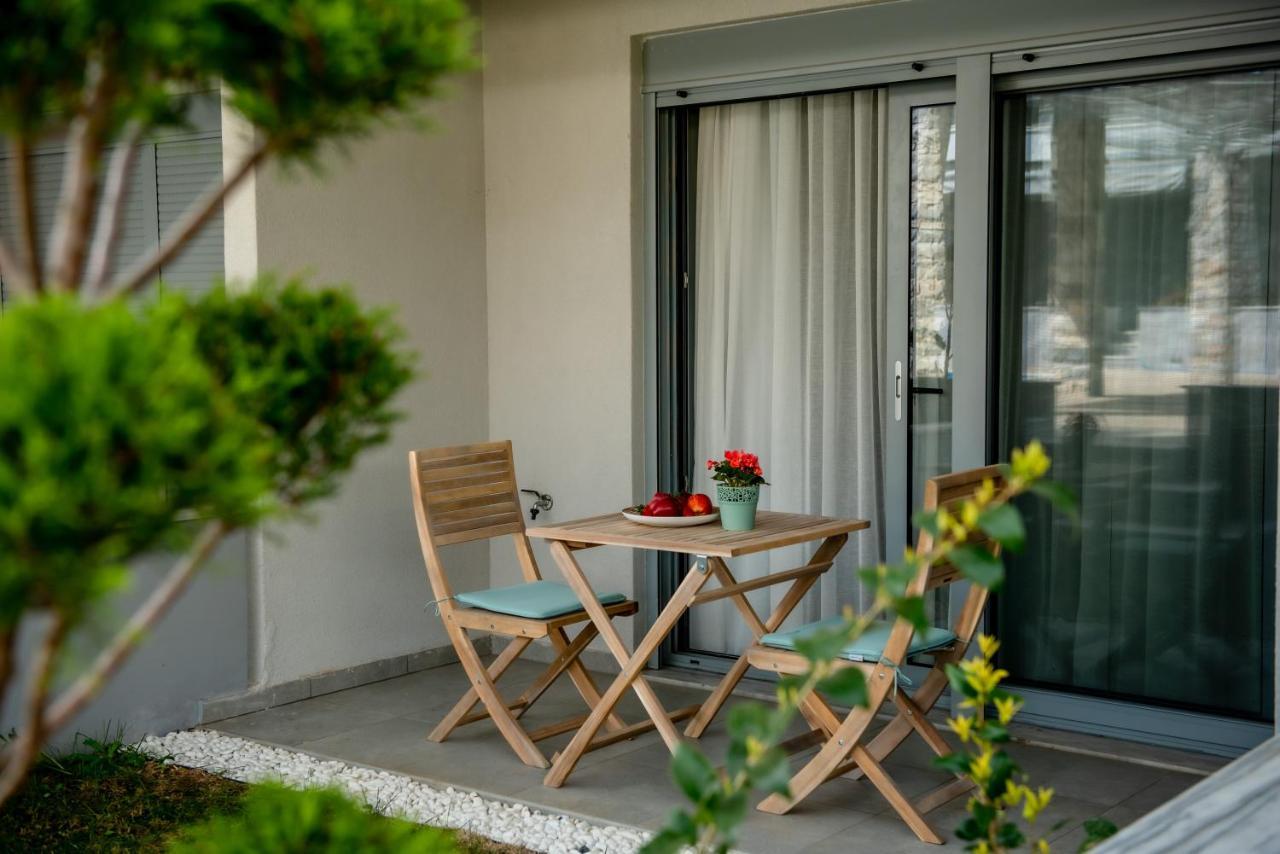 Itaka Studio Apartments - Halkidiki Suites Com Nikíti Kültér fotó
